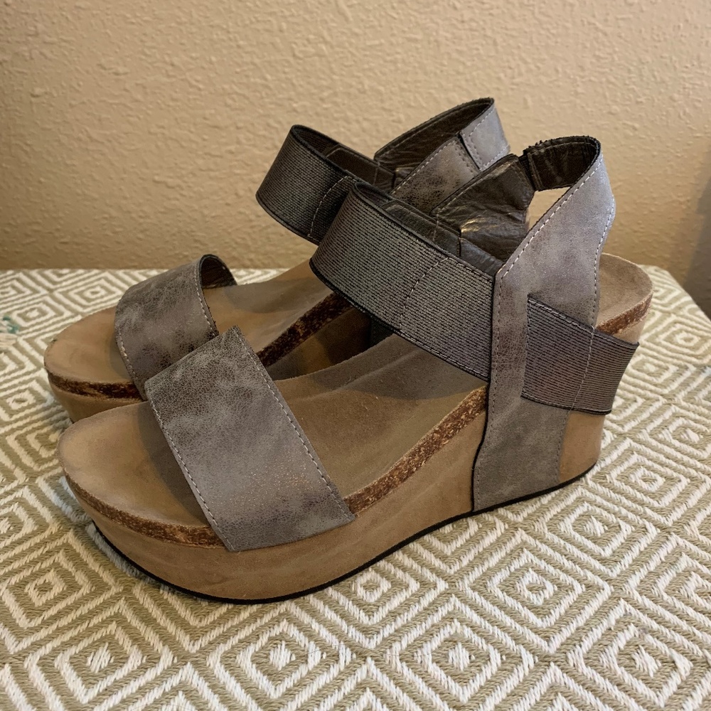 Grey Wedges